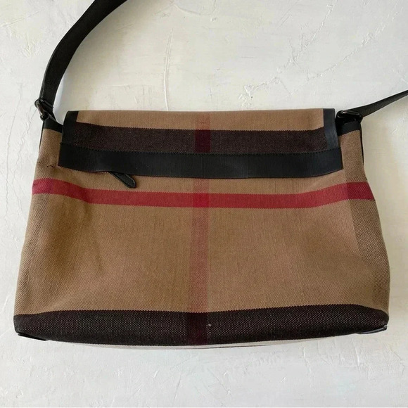 Burberry Messenger Unisex Bag - Picture 7 of 14
